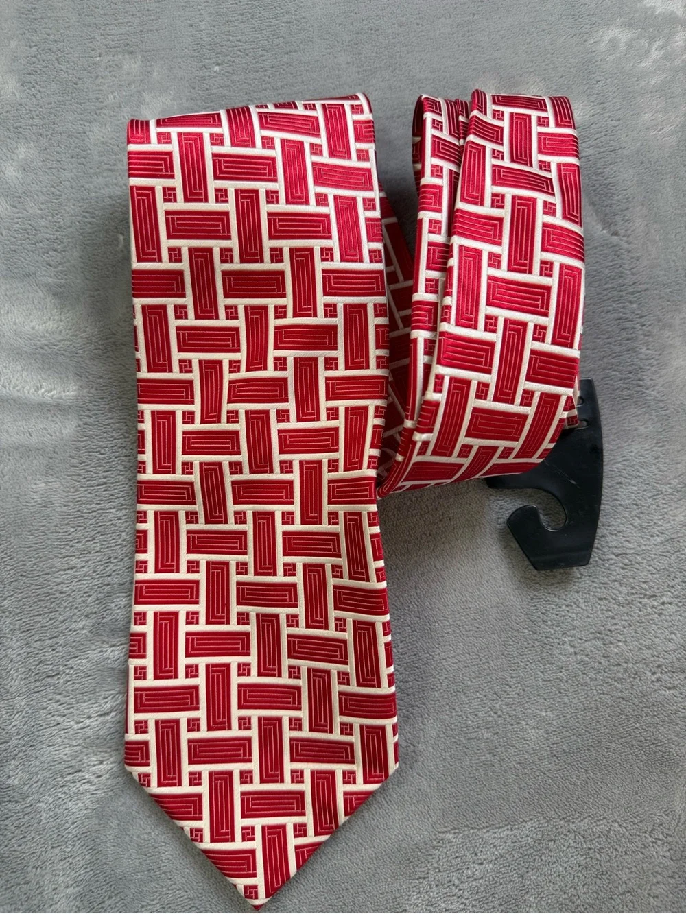 Men's Red Geometric Woven Tie - Classic Pattern